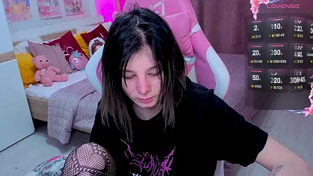 EllinEverly online show from March 13, 9:21 pm