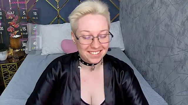 AlexandraGreen online show from November 8, 9:02 pm