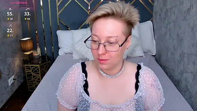 AlexandraGreen online show from January 18, 4:00 pm