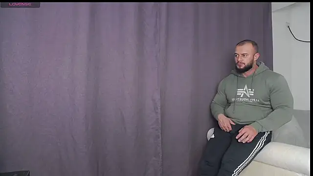 Snapshot of RickyMiami1 chatting on October 16, 6:31 pm RickyMiami1 online show from October 16, 6:31 pm