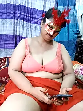 Snapshot of Tanisha-Chy chatting on June 5, 6:02 pm Tanisha-Chy online show from June 5, 6:02 pm