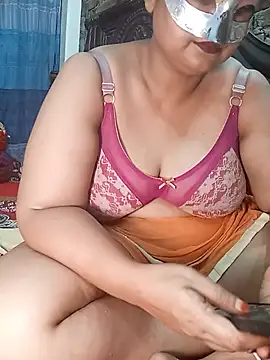 Snapshot of Tanisha-Chy chatting on July 3, 5:14 am Tanisha-Chy online show from July 3, 5:14 am