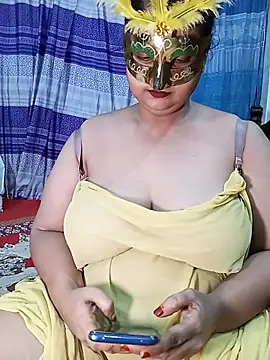 Snapshot of Tanisha-Chy chatting on July 3, 5:30 pm Tanisha-Chy online show from July 3, 5:30 pm