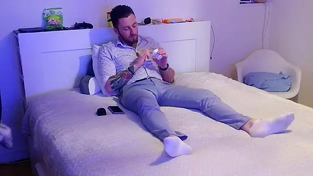 Keviios online show from December 3, 11:30 am