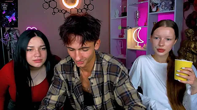 khloebeauty online show from September 19, 8:09 pm