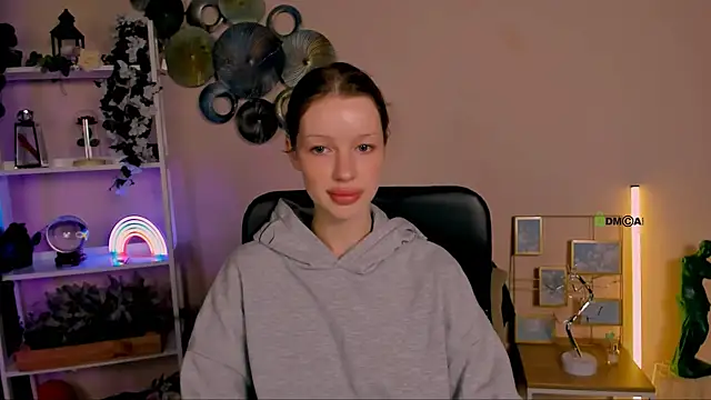 khloebeauty online show from May 11, 5:46 am