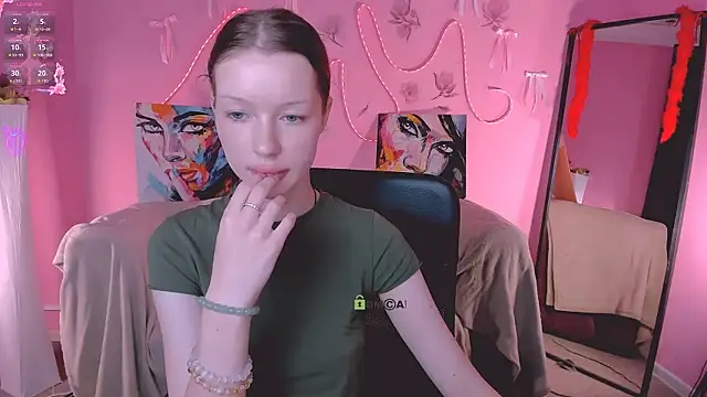khloebeauty online show from June 9, 1:34 pm