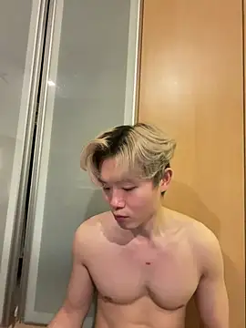 Snapshot of zachlee_69 chatting on May 2, 2:44 pm zachlee 69 online show from May 2, 2:44 pm