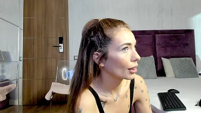 Snapshot of JessicaSky_ chatting on June 13, 7:45 pm JessicaSky online show from June 13, 7:45 pm