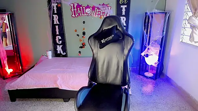 dilan hott  online show from October 30, 8:31 pm