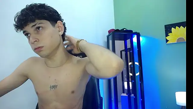 Snapshot of dilan_hott_ chatting on December 19, 3:41 pm dilan hott online show from December 19, 3:41 pm