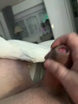 Snapshot of ejaculationmassive chatting on November 18, 3:01 am ejaculationmassive online show from November 18, 3:01 am