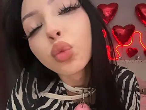 Snapshot of Lina_Thornton_ chatting on July 28, 4:27 pm Lina Thornton online show from July 28, 4:27 pm