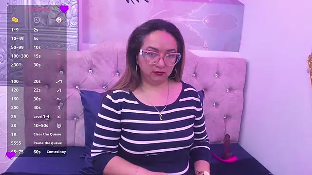 leyla smithh online show from October 18, 12:17 pm