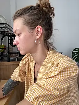 Snapshot of __grace__ chatting on April 30, 5:47 am grace online show from April 30, 5:47 am