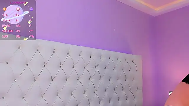 DaniielaV online show from November 24, 1:44 pm