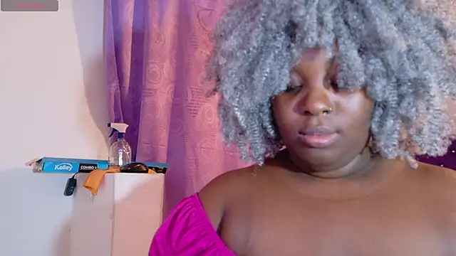Snapshot of ebony_NeighborMoans chatting on June 4, 3:12 am ebony NeighborMoans online show from June 4, 3:12 am