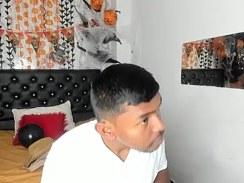 Snapshot of Adam_Morgan2 chatting on November 4, 7:24 pm Adam Morgan2 online show from November 4, 7:24 pm