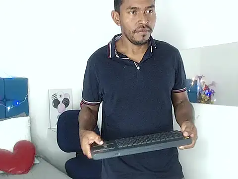 Snapshot of Adam_Morgan2 chatting on November 22, 4:11 am Adam Morgan2 online show from November 22, 4:11 am