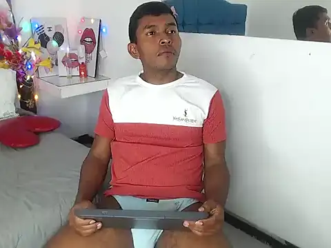 Snapshot of Adam_Morgan2 chatting on November 30, 7:45 am Adam Morgan2 online show from November 30, 7:45 am