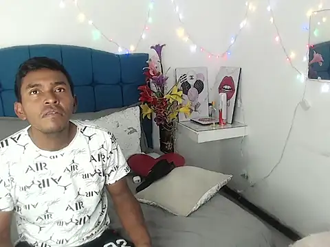 Snapshot of Adam_Morgan2 chatting on December 2, 4:18 am Adam Morgan2 online show from December 2, 4:18 am