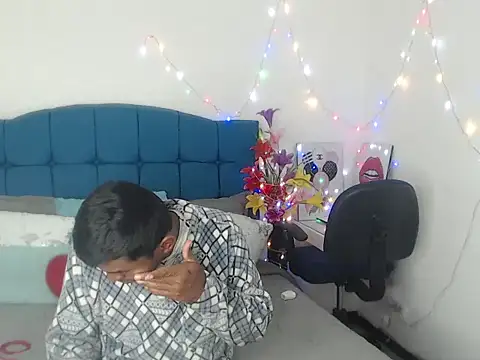 Snapshot of Adam_Morgan2 chatting on December 3, 5:15 am Adam Morgan2 online show from December 3, 5:15 am