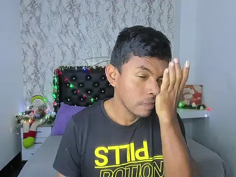 Snapshot of Adam_Morgan2 chatting on December 16, 4:34 pm Adam Morgan2 online show from December 16, 4:34 pm