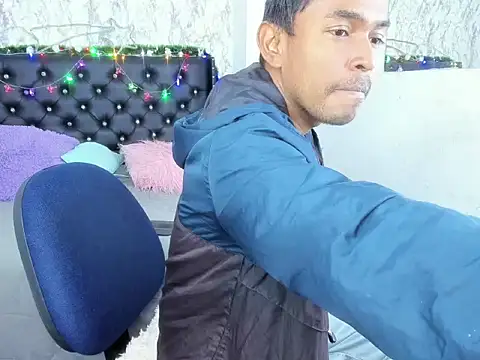 Snapshot of Adam_Morgan2 chatting on December 17, 1:06 pm Adam Morgan2 online show from December 17, 1:06 pm