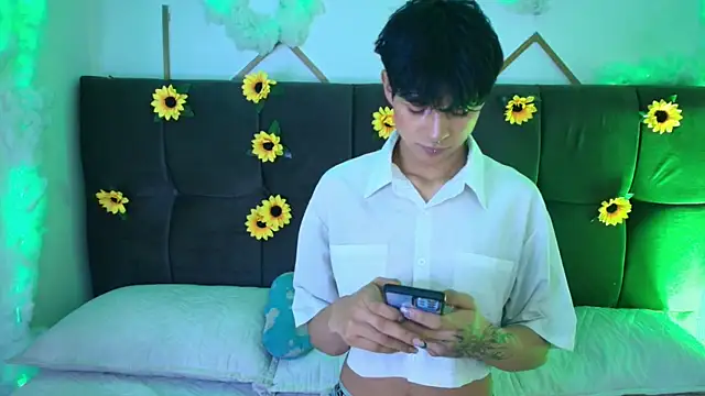 AleAurarashi online show from April 28, 4:06 am