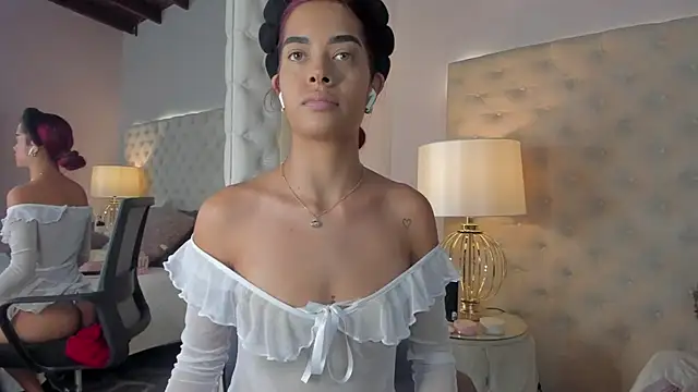 Snapshot of AlannaBlakes chatting on November 4, 2:54 am AlannaBlakes online show from November 4, 2:54 am