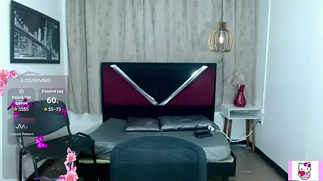 Snapshot of luisa__torres chatting on July 24, 3:15 am luisa torres online show from July 24, 3:15 am