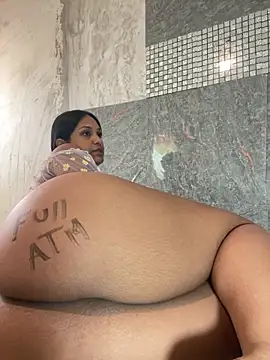 Snapshot of Messy-diana21 chatting on March 7, 7:33 pm Messy-diana21 online show from March 7, 7:33 pm