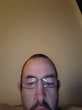 Snapshot of Bigahezlong chatting on October 31, 8:32 pm Bigahezlong online show from October 31, 8:32 pm