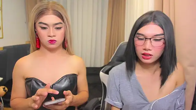 MaxCollins online show from December 18, 8:15 pm