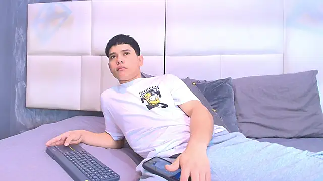 aron twink66 online show from October 7, 2:58 pm