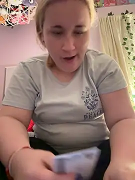 Snapshot of imawhorenslut19 chatting on April 9, 3:06 am imawhorenslut19 online show from April 9, 3:06 am