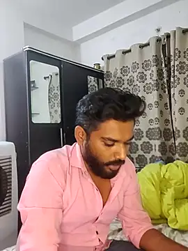 Snapshot of avi007p chatting on August 2, 6:17 pm avi007p online show from August 2, 6:17 pm