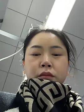 Snapshot of DHJM168 chatting on December 16, 1:21 am DHJM168 online show from December 16, 1:21 am