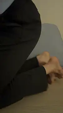 Snapshot of hijin11415 chatting on February 15, 2:47 pm hijin11415 online show from February 15, 2:47 pm