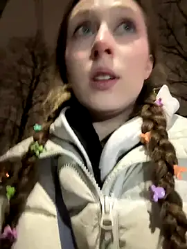 Snapshot of FroggyAnna chatting on November 25, 4:40 pm FroggyAnna online show from November 25, 4:40 pm