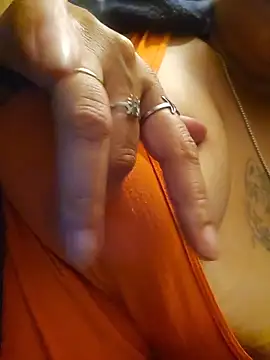 Snapshot of GoddessChantelle chatting on May 4, 9:22 pm GoddessChantelle online show from May 4, 9:22 pm
