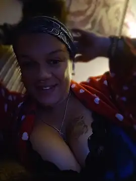 Snapshot of GoddessChantelle chatting on May 18, 8:14 pm GoddessChantelle online show from May 18, 8:14 pm