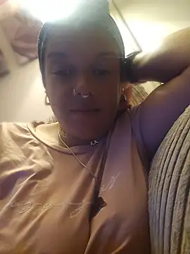 Snapshot of GoddessChantelle chatting on June 2, 8:22 pm GoddessChantelle online show from June 2, 8:22 pm