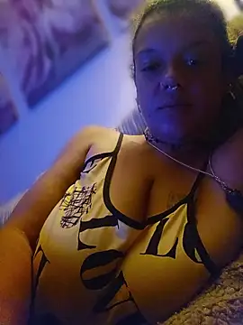 Snapshot of GoddessChantelle chatting on June 21, 10:45 pm GoddessChantelle online show from June 21, 10:45 pm