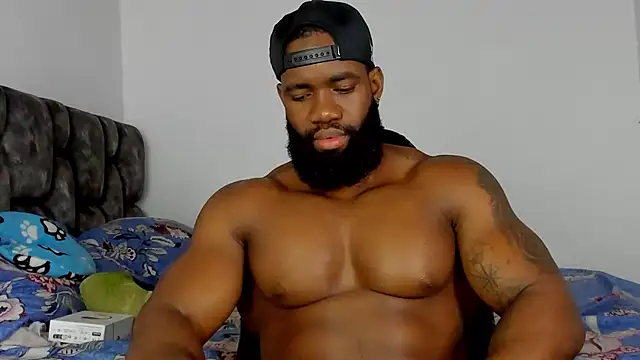 Snapshot of james_musclebbc chatting on November 29, 1:19 am james musclebbc online show from November 29, 1:19 am