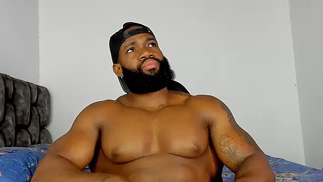 Snapshot of james_musclebbc chatting on December 17, 11:00 pm james musclebbc online show from December 17, 11:00 pm