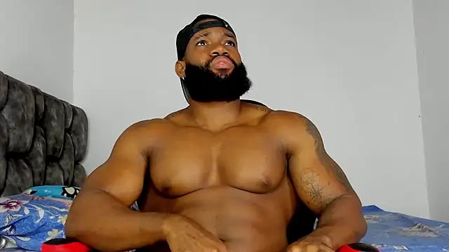 Snapshot of james_musclebbc chatting on December 19, 12:06 am james musclebbc online show from December 19, 12:06 am