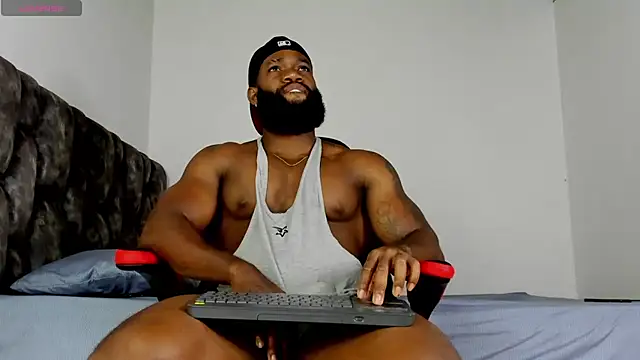 Snapshot of james_musclebbc chatting on May 6, 12:08 am james musclebbc online show from May 6, 12:08 am