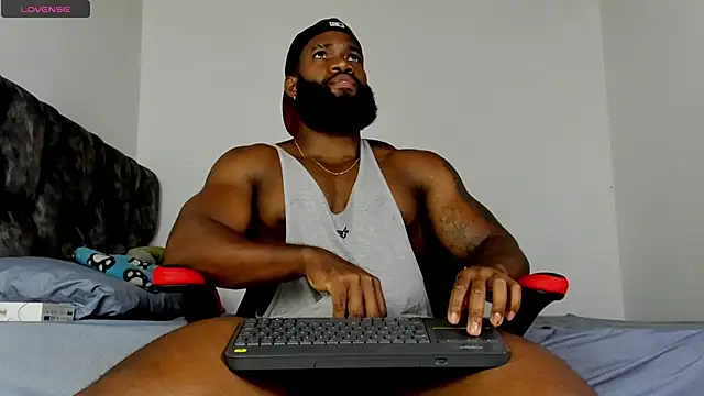 Snapshot of james_musclebbc chatting on May 15, 10:50 pm james musclebbc online show from May 15, 10:50 pm