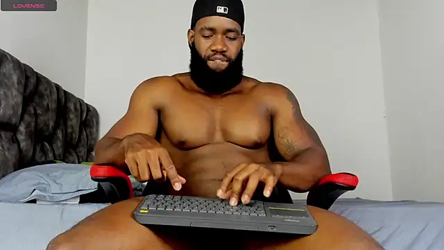 Snapshot of james_musclebbc chatting on May 22, 1:17 pm james musclebbc online show from May 22, 1:17 pm